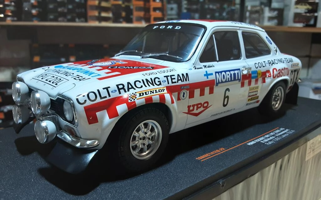 IXO 1/18 - FORD ESCORT MK I RS 1600 - Nº 6 RALLY 1000 LAKES IXO 1/18 - FORD ESCORT MK I RS 1600 - Nº 6 RALLY 1000 LAKES