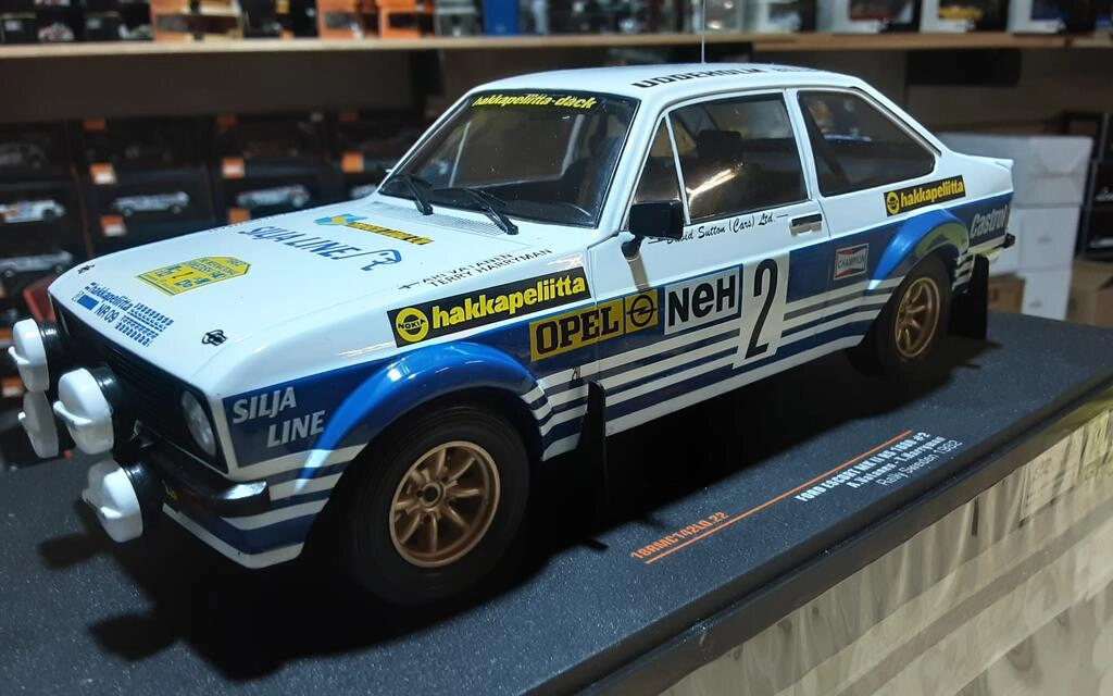 IXO 1/18 - FORD ESCORT MK II RS 1800 - Nº 2 RALLY SWEDEN 198 IXO 1/18 - FORD ESCORT MK II RS 1800 - Nº 2 RALLY SWEDEN 198