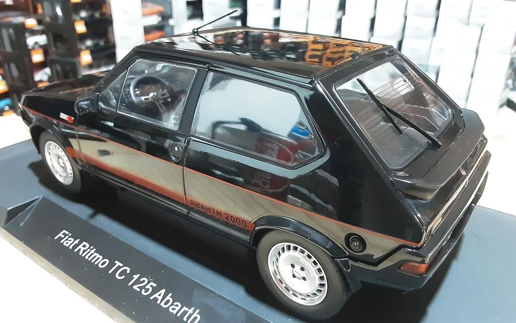 MODELCARGROUP MCG18418 FIAT RITMO TC 125 ABARTH 1980 BLACK 1:18