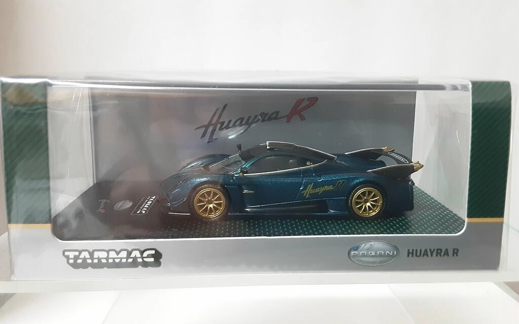 TARMAC 1/64 - PAGANI HUAYRA R - TURQUOISE CARBON FILTER