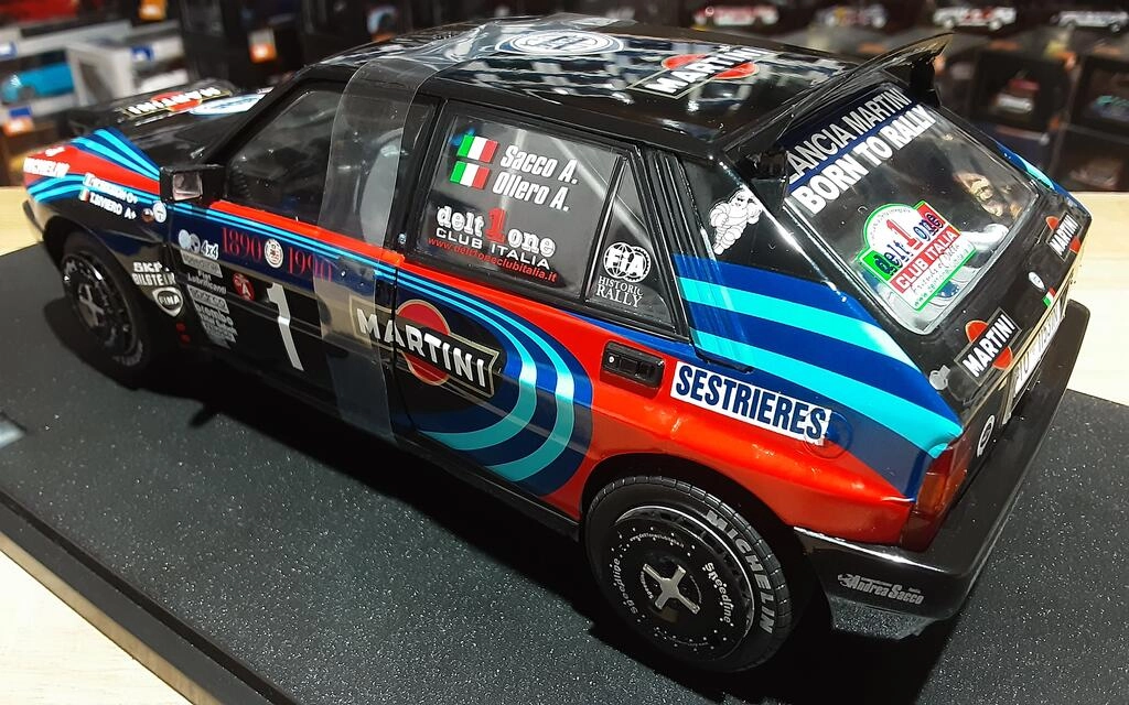 SOLIDO 1/18 - LANCIA DELTA HF INTEGRALE EVO MARTINI 16V (ni SOLIDO 1/18 - LANCIA DELTA HF INTEGRALE EVO MARTINI 16V (ni