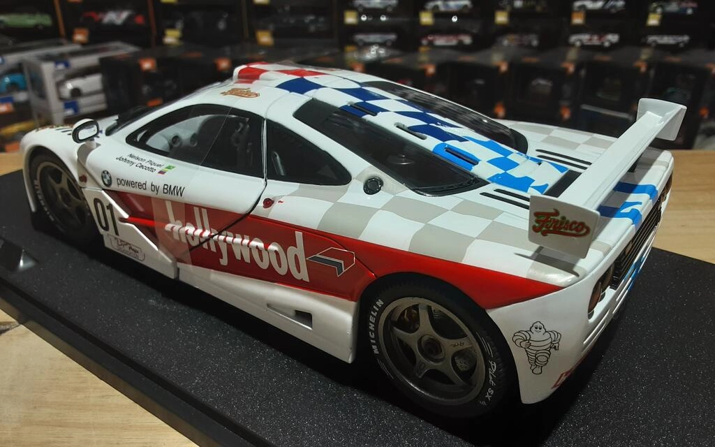 SOLIDO 1/18 - McLAREN F-1 GTR 6.1L V12 - TEAM HOLLYWOOD - Nº SOLIDO 1/18 - McLAREN F-1 GTR 6.1L V12 - TEAM HOLLYWOOD - Nº