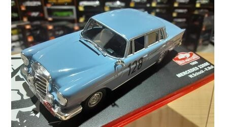 ALTAYA 1/43 - MERCEDES 220 SE - Nº 128  RALLY MONTE CARLO 19