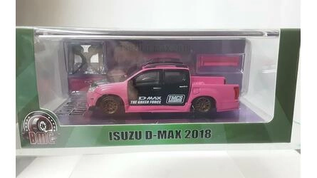 BMC 1/64 - ISUZU D-MAX LOW RIDER - MALAYSIA EXCLUISIVE TMCS 