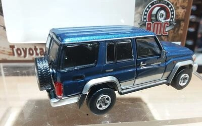 BMC 1/64 - TOYOTA LAND CRUISER LC76 - BLUE - RHD