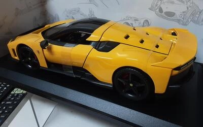 BURAGO 1/18 - FERRARI F80 - 2024 - YELLOW