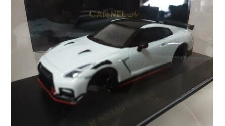 CARNEL 1/64 - NISSAN GT-R NISMO (R35) -  BRILLIANT PEARL WHI
