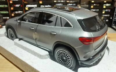 CONSTRUCTOR MODEL 1/18 - MERCEDES BENZ EQA (H243) - NZG - MO