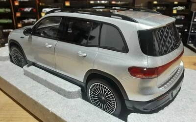 CONSTRUCTOR MODEL 1/18 - MERCEDES BENZ EQB - NZG - IRIDIUM S