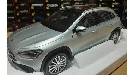 CONSTRUCTOR MODEL 1/18 - MERCEDES BENZ GLA CLASS (H247) - Z-