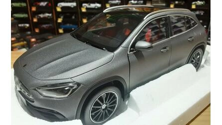 CONSTRUCTOR MODEL 1/18 - MERCEDES BENZ GLA CLASS (H247) - Z-