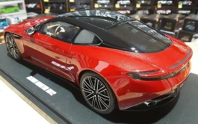 GT SPIRIT 1/18 - ASTON MARTIN DB 12  - 2023 - HYPER RED