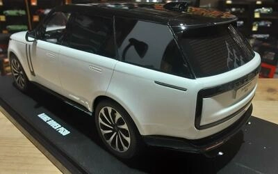 GT SPIRIT 1/18 - LAND ROVER RANGE ROVER P530 AUTOBIOGRAPHY -