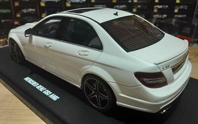 GT SPIRIT 1/18 - MERCEDES BENZ C-CLASS C63 AMG 2007