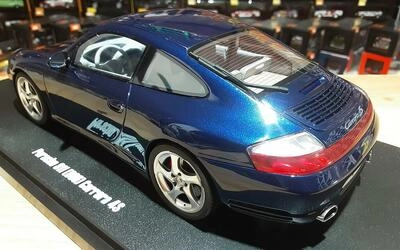 GT SPIRIT 1/18 - PORSCHE 911 996 CARRERA 4S COUPE 2002