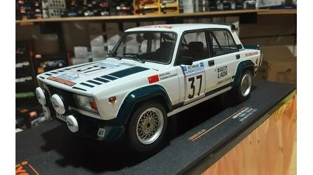IXO 1/18 - LADA VAZ 2105 VFTS - Nº 37 RALLY ACROPOLIS 1983