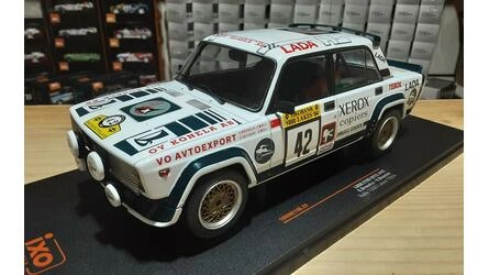 IXO 1/18 - LADA VAZ 2105 VFTS - Nº 42 RALLY 1000 LAKES 1984