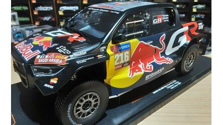 IXO 1/18 - TOYOTA GR DKR HILUX EVO - Nº 206  9º RALLY DAKAR 