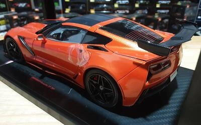 IXO 1/18 - CHEVROLET CORVETTE C7 ZR1 - 2019 - ORANGE