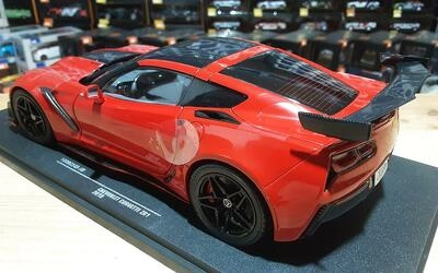 IXO 1/18 - CHEVROLET CORVETTE C7 ZR1 - 2019 - RED