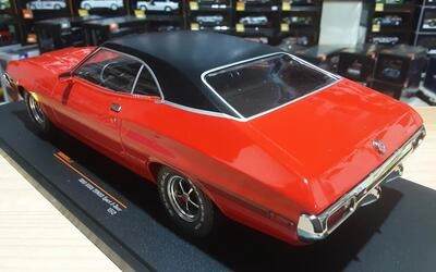 IXO 1/18 - FORD GRAN TORINO SPORT - 1972 - RED