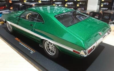 IXO 1/18 - FORD GRAN TORINO SPORT CUSTOM - 1972 - METALLIC G
