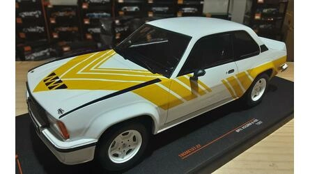 IXO 1/18 - OPEL ASCONA B 400 - WHITE - 1982