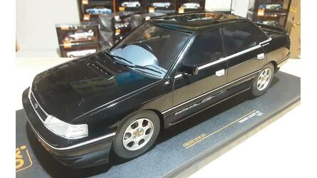 IXO 1/18 - SUBARU LEGACY RS - BLACK - 1991