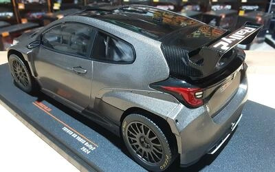 IXO 1/18 - TOYOTA YARIS GR BASE RALLY2 - METALLIC GREY - 202