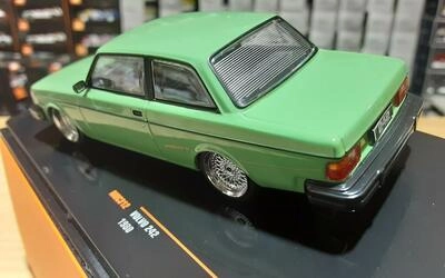 IXO 1/43 - VOLVO 242 CUSTOMS - LIGHT GREEN