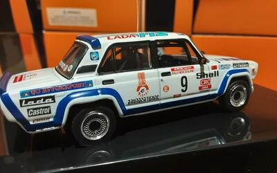 IXO 1/43 - LADA 2105 VTS - Nº 9 RALLY NEW ZEALAND 1985