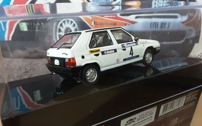 IXO 1/43 - SKODA FAVORIT 136L - Nº 4 - RALLY VALASSKA ZIMA 1