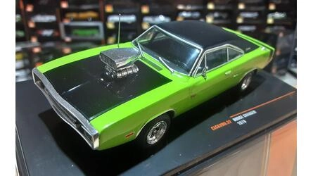 IXO 1/43 -   DODGE CHARGER R/T - 1970 - GREEN / BLACK