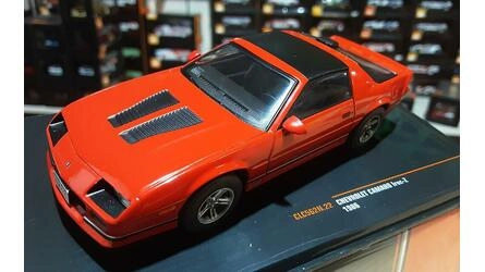 IXO 1/43 -  CHEVROLET CAMARO IROC-Z - RED - 1986