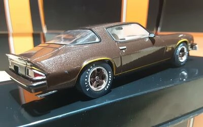 IXO 1/43 - CHEVROLET CAMARO Z 28 - METALIC BROWN - 1977