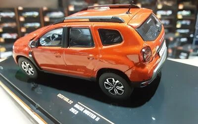 IXO 1/43 - DACIA DUSTER II - METALLIC RED - 2023