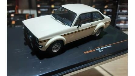 IXO 1/43 - FORD ESCORT MK II - BEIGE - 1976