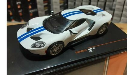 IXO 1/43 - FORD GT - WHITE / BLUE - 2017
