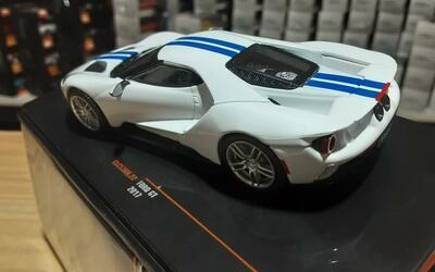 IXO 1/43 - FORD GT - WHITE / BLUE - 2017