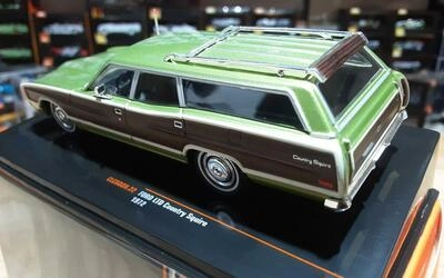 IXO 1/43 -  FORD LTD COUNTRY SQUIRE SW STATION WAGON - 1972 