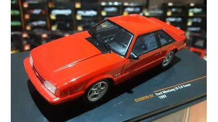 IXO 1/43 -  FORD MUSTANG III  LX 5.0 COUPÉ - 1992 - RED