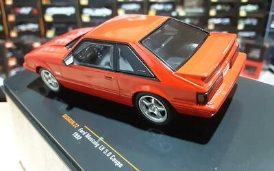 IXO 1/43 -  FORD MUSTANG III  LX 5.0 COUPÉ - 1992 - RED