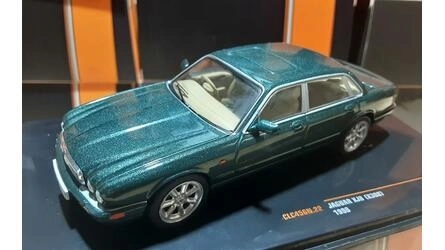 IXO 1/43 - JAGUAR XJ8 (X 308) RHD - METALIC DARK GREEN - 199