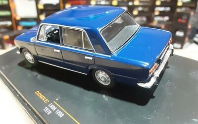 IXO 1/43 - LADA 1200 - 1970 - DARK BLUE