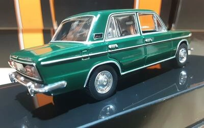 IXO 1/43 - LADA 1500 - DARK GREEN - 1980