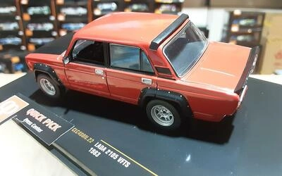 IXO 1/43 -  LADA 2105 VFTS - RED / BLACK - 1983