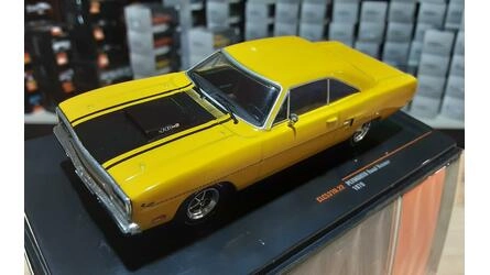 IXO 1/43 - PLYMOUTH ROAD RUNNER - YELLOW - 1970