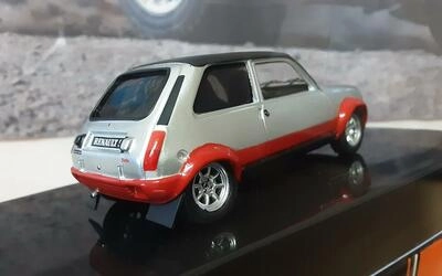 IXO 1/43 - RENAULT 5 ALPINE GR. 2 - SILVER/RED - 1978