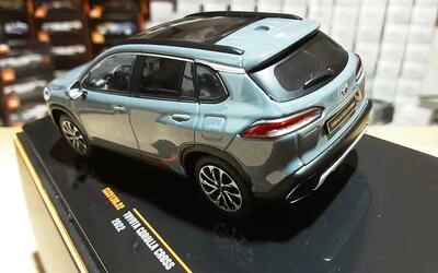 IXO 1/43 - TOYOTA COROLLA CROSS - GREY - 2022