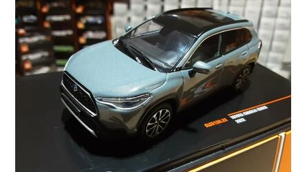 IXO 1/43 - TOYOTA COROLLA CROSS - GREY - 2022